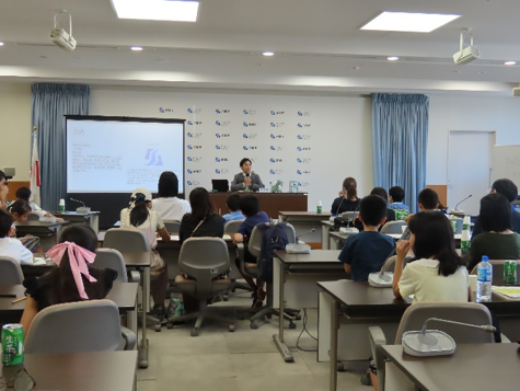 写真:業務説明の様子